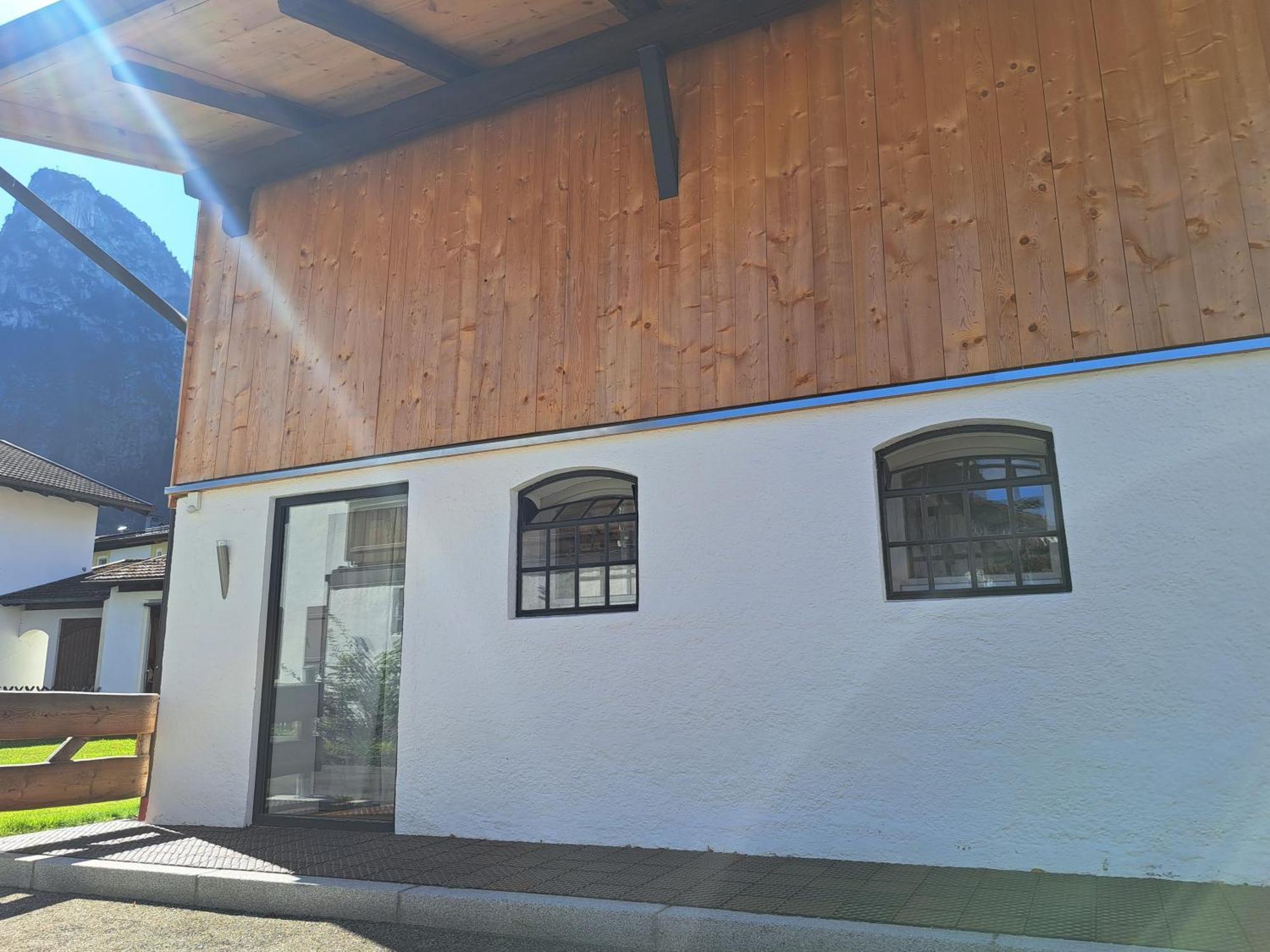 Neu! Ferienwohnungen Im Lueftlmalereck, Hennalahaus Oberammergau Luaran gambar
