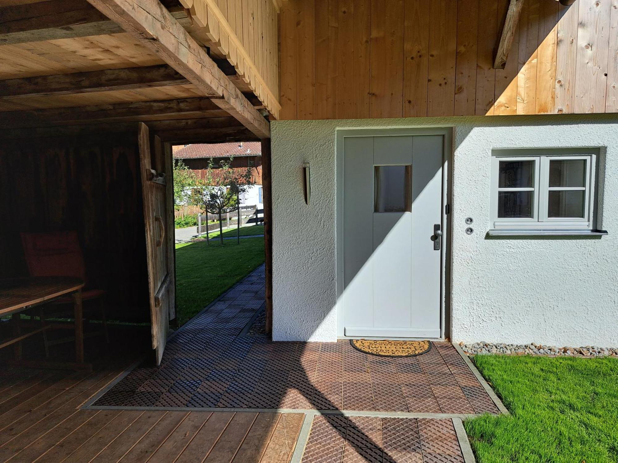 Neu! Ferienwohnungen Im Lueftlmalereck, Hennalahaus Oberammergau Luaran gambar
