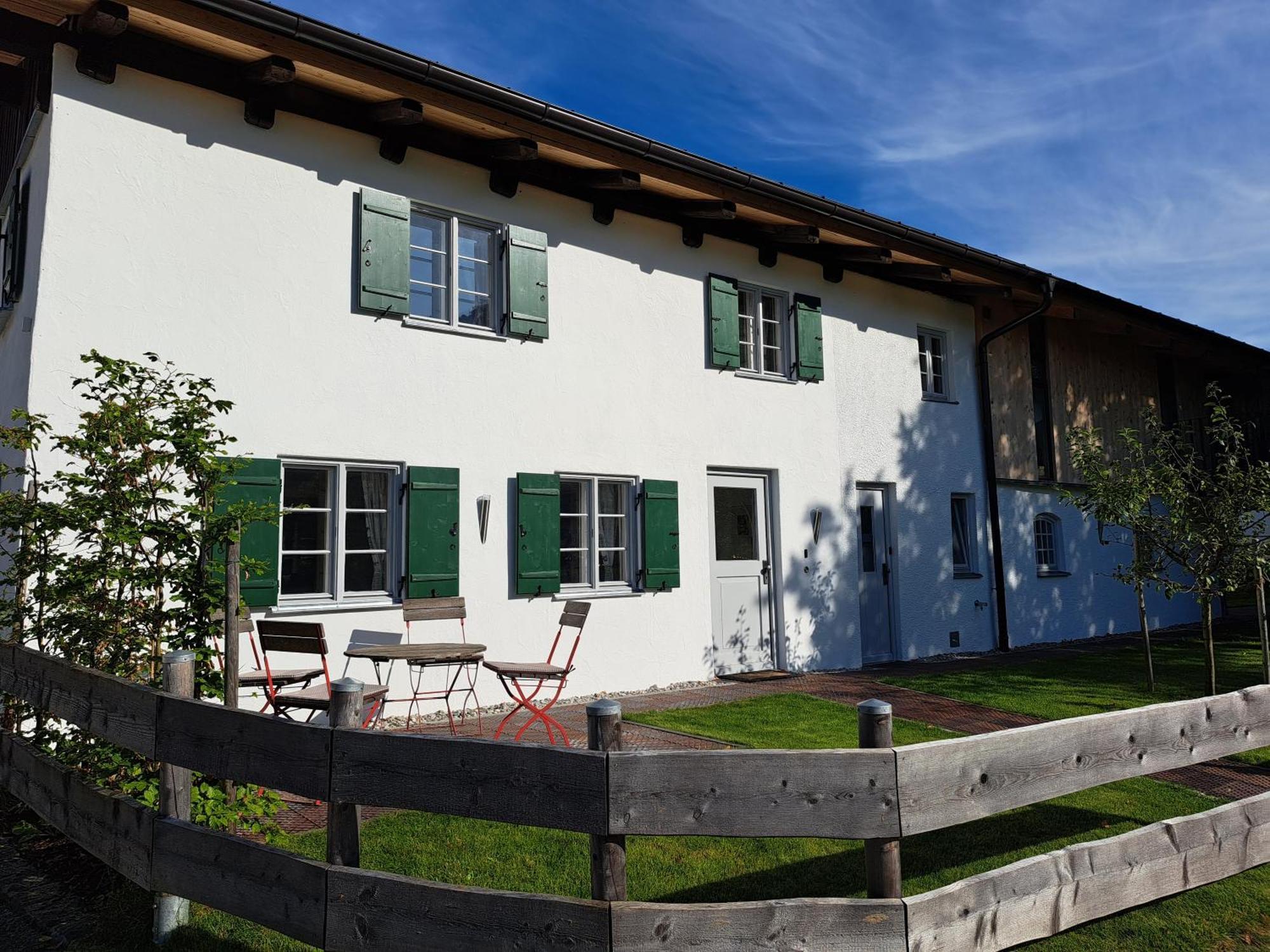 Neu! Ferienwohnungen Im Lueftlmalereck, Hennalahaus Oberammergau Luaran gambar