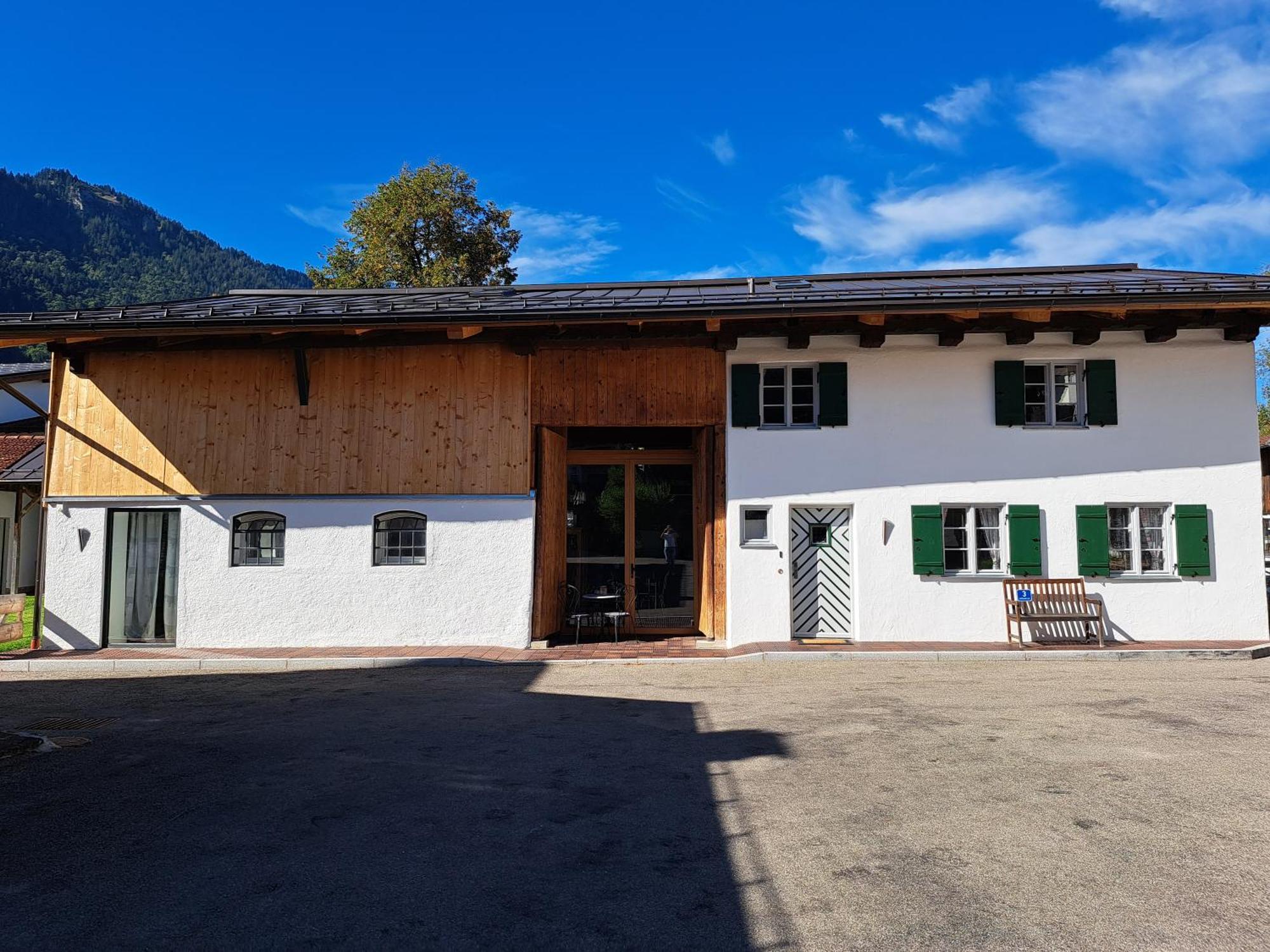 Neu! Ferienwohnungen Im Lueftlmalereck, Hennalahaus Oberammergau Luaran gambar
