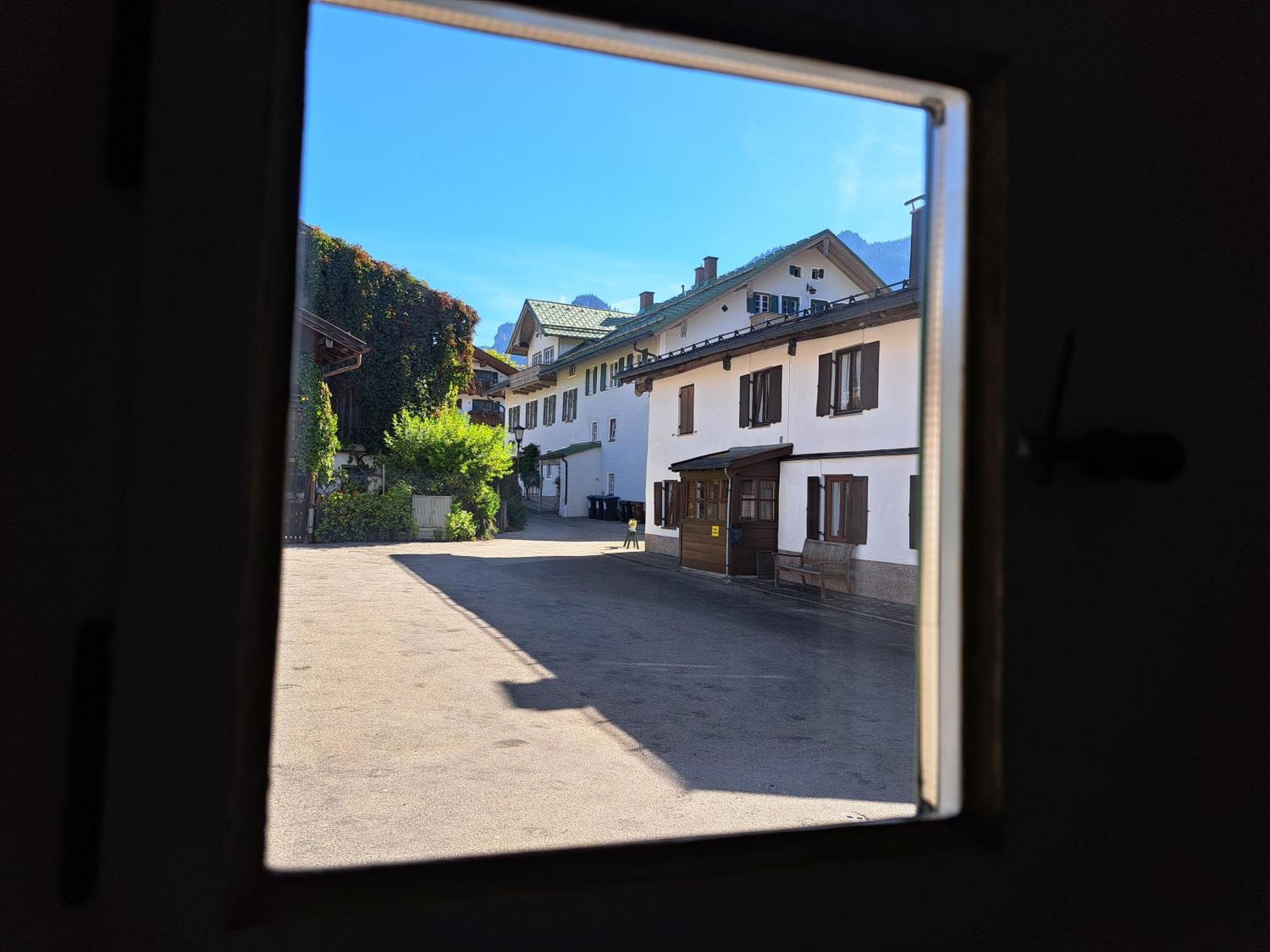 Neu! Ferienwohnungen Im Lueftlmalereck, Hennalahaus Oberammergau Luaran gambar