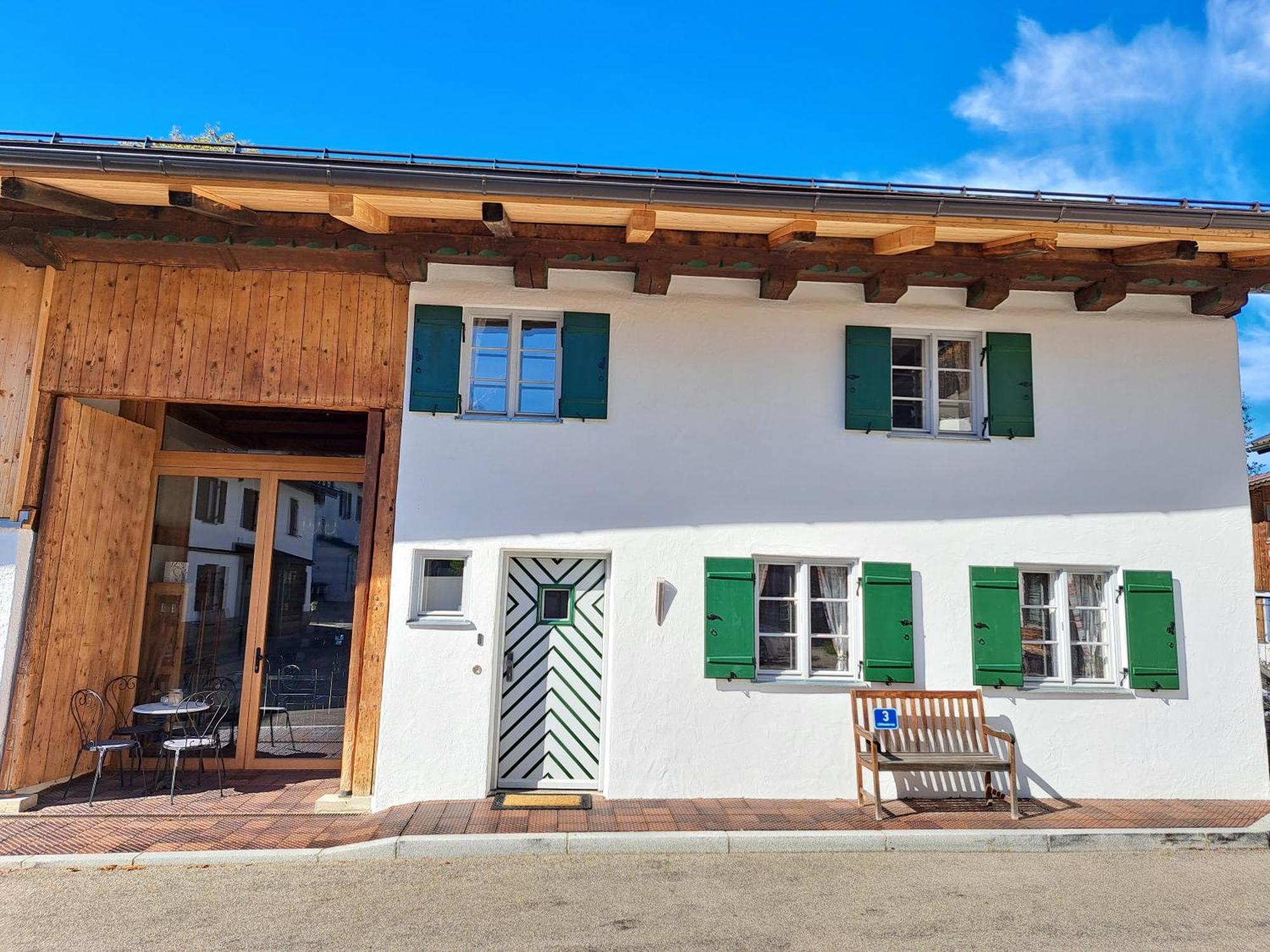 Neu! Ferienwohnungen Im Lueftlmalereck, Hennalahaus Oberammergau Luaran gambar