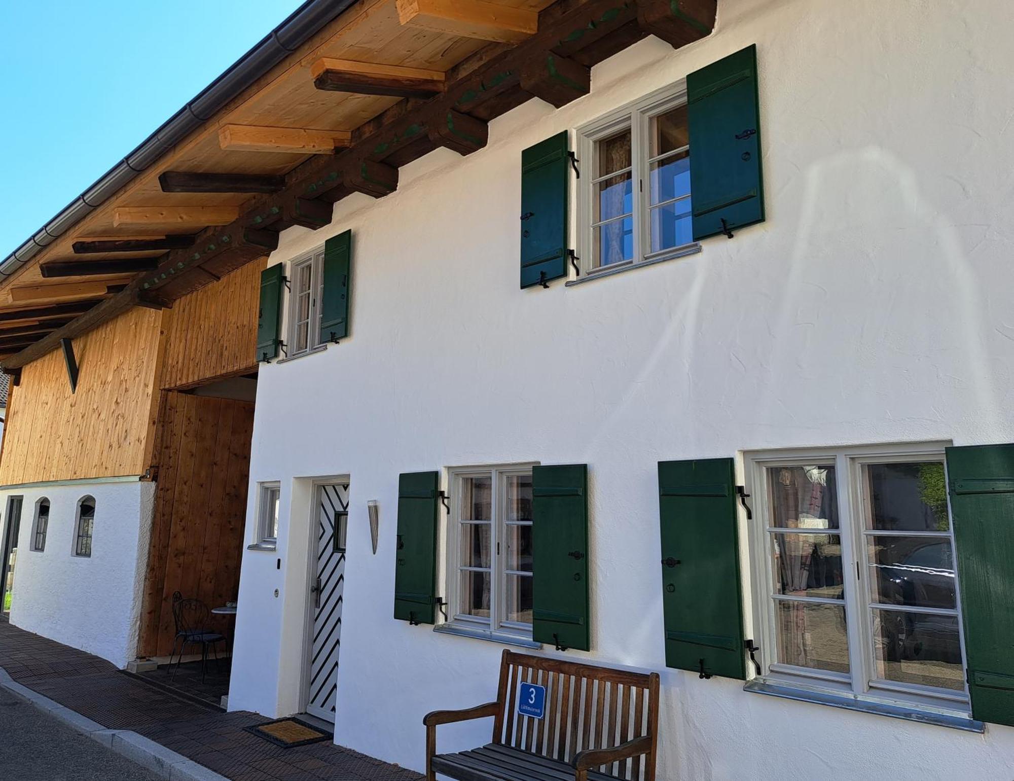 Neu! Ferienwohnungen Im Lueftlmalereck, Hennalahaus Oberammergau Luaran gambar