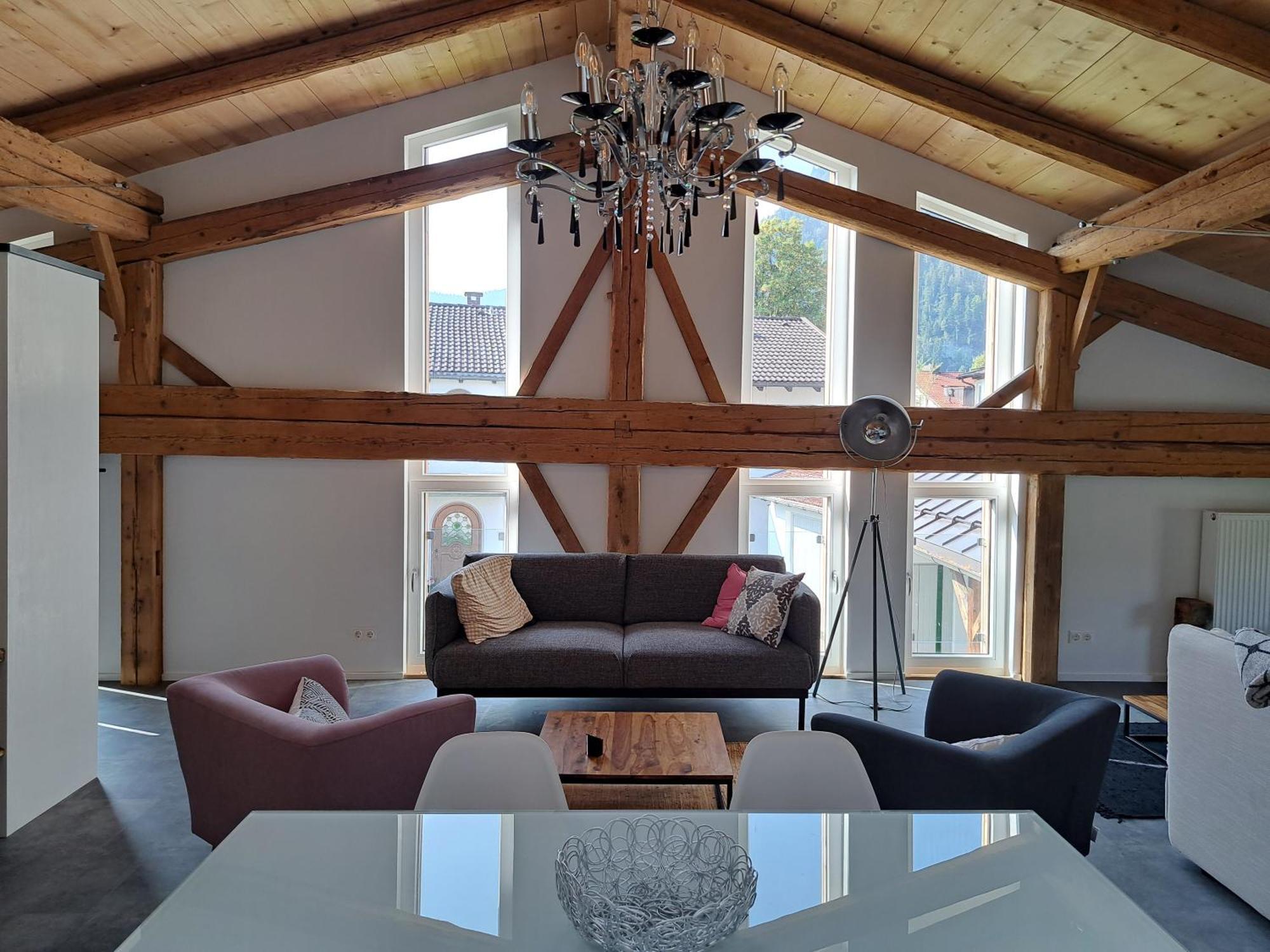 Neu! Ferienwohnungen Im Lueftlmalereck, Hennalahaus Oberammergau Luaran gambar