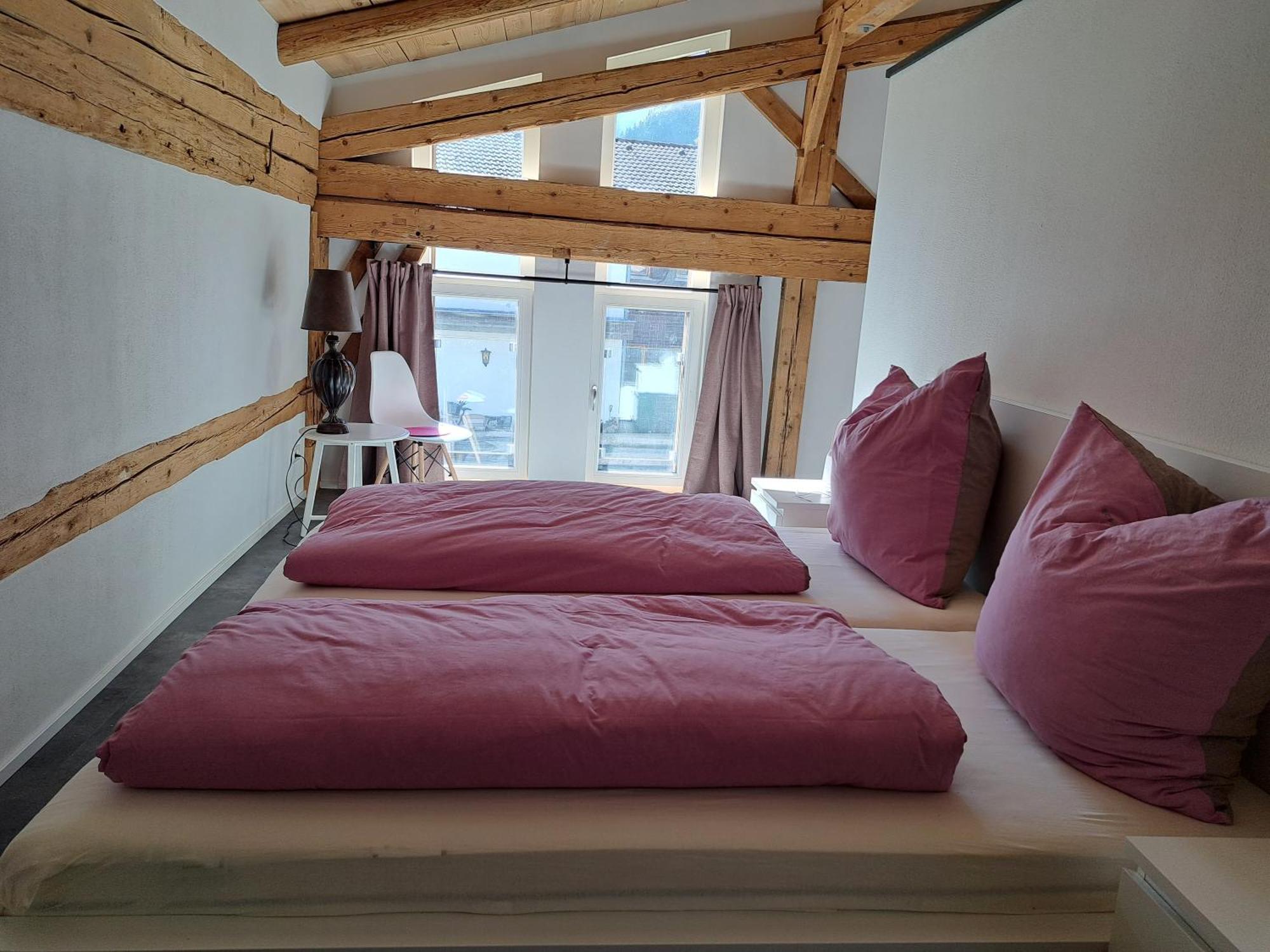 Neu! Ferienwohnungen Im Lueftlmalereck, Hennalahaus Oberammergau Luaran gambar